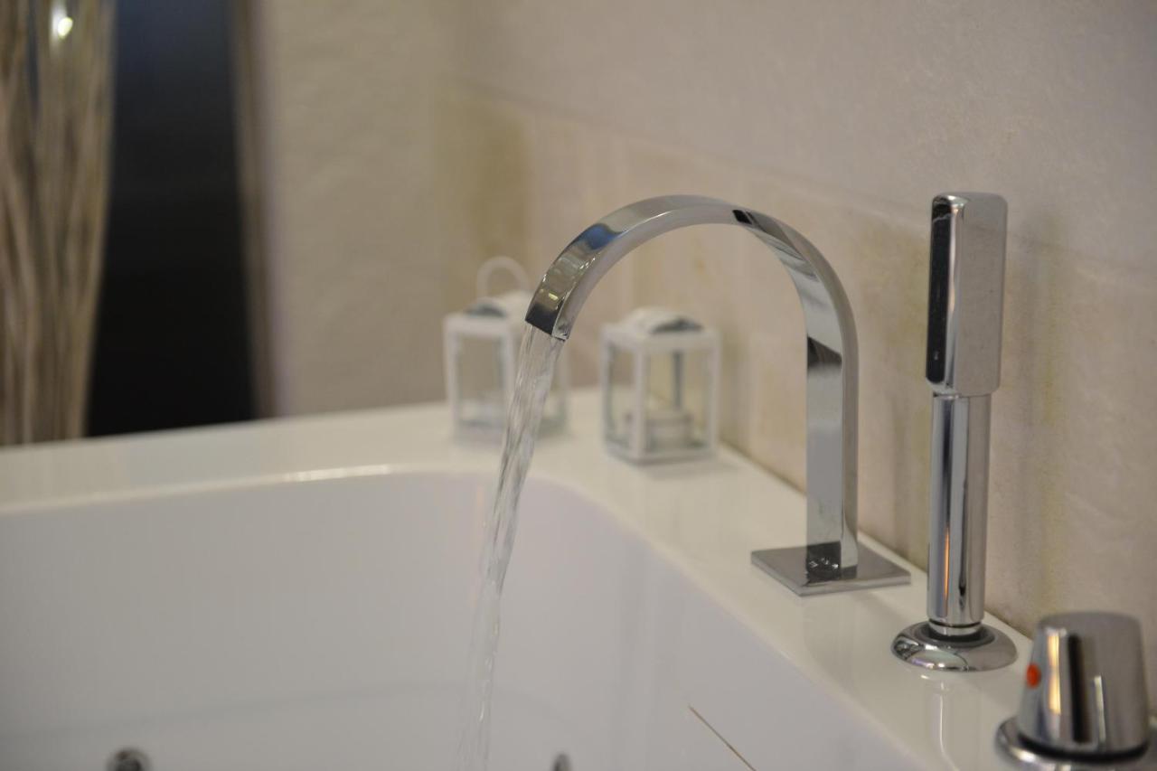 Suite Laurel Spa Con Idromassaggio Fasano Exterior photo